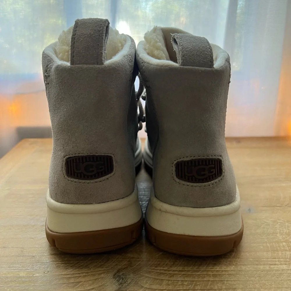 UGG nwob small
